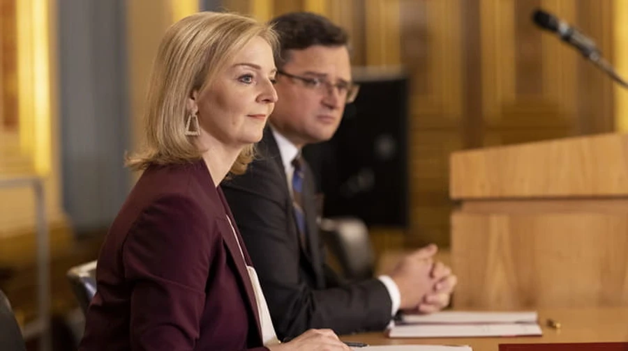 Кулеба й глава МЗС Британії скоординували позиції перед низкою міжнародних зустрічей