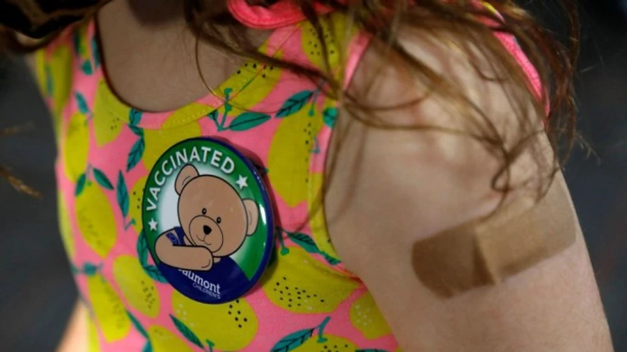 Перша країна в світі запровадила обов'язкову ковід-вакцинацію дітей