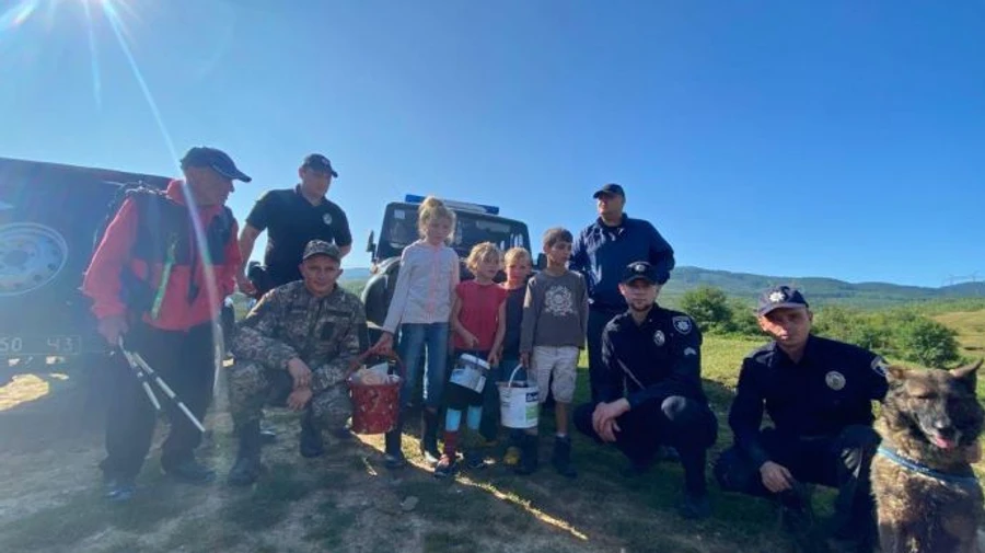 На Закарпатті в лісі заблукали четверо дітей, вранці їх знайшли