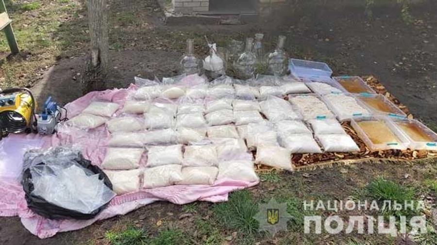 Поліцейські викрили бандитів, які збували психотропи: шукають ще 100 причетних