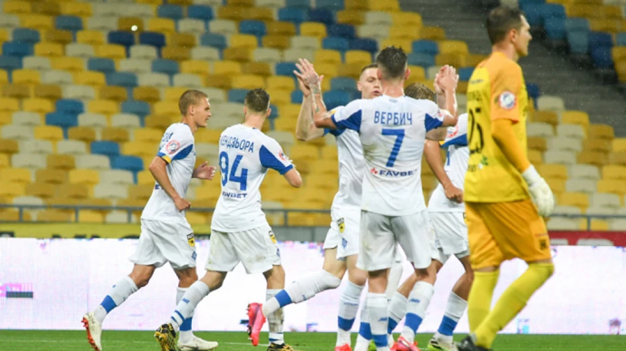 Динамо перемагає Зорю і виходить на чисте друге місце