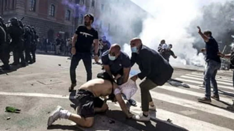 Між вірусом та коктейлем Молотова: чому Італію знову охопили протести