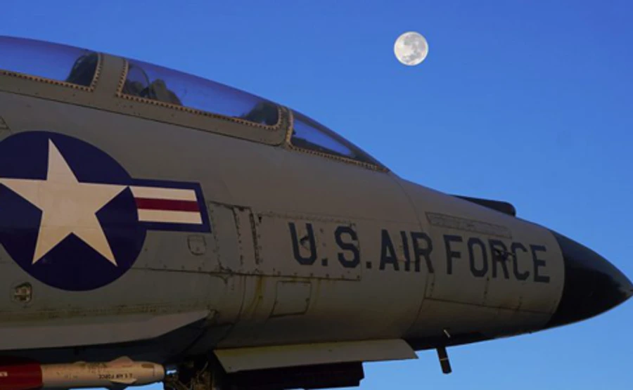 При падении Су-27 погиб американский пилот – прокуратура