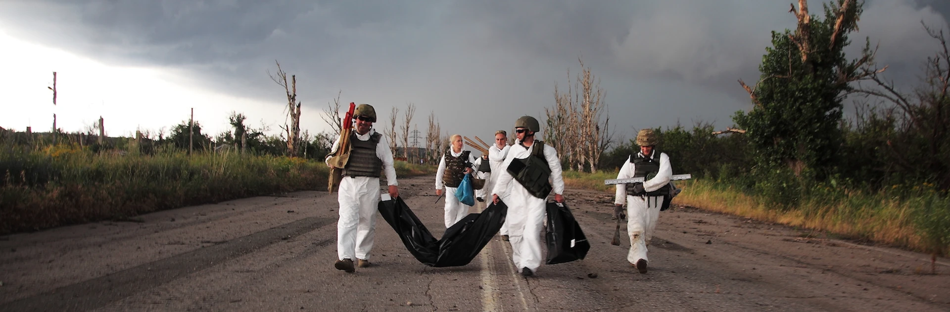 Переговори з бойовиками, покинуті могили і втрачені імена. Розповідь координатора ЕВАКУАЦІЇ 200