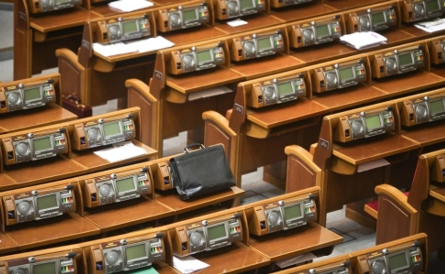 В Раду имеют шанс пройти 7 партий - опрос