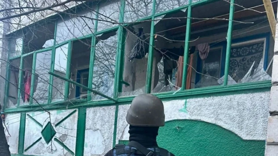 Обломки российских дронов повредили многоэтажки, ЛЭП и гаражи в Киевской области – ОВА