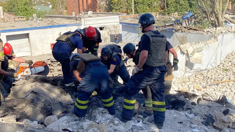 Россияне нанесли ракетный удар по управлению Нацполиции в Кривом Роге: известно о 6 пострадавших