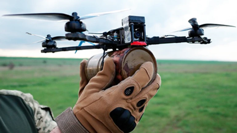 Виробництво, яке неможливо знищити ракетами. Як у Франківську виготовляють дрони-камікадзе для фронту