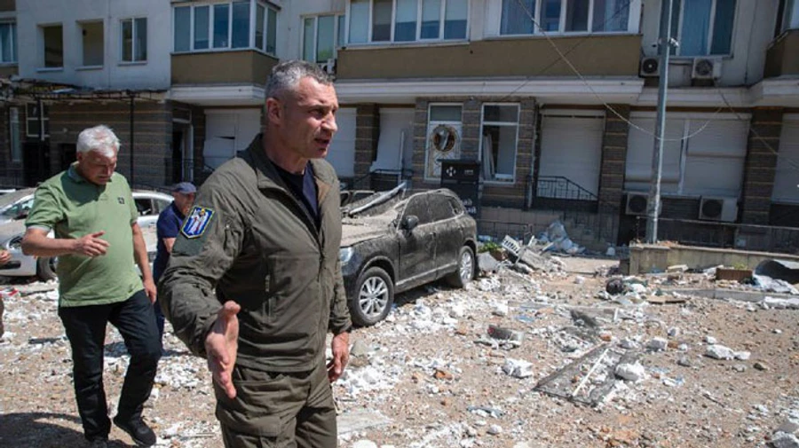 Kyiv mayor on woman killed in night attack: she went out onto balcony to watch air defence working