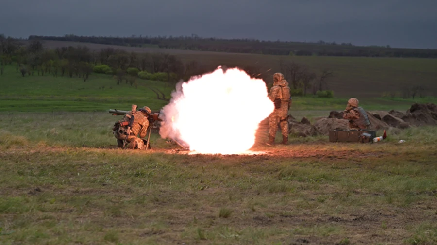 Окупанти атакують 4 напрямки, у Бахмуті гаряче, ЗСУ поцілили 2 райони скупчення росіян - Генштаб