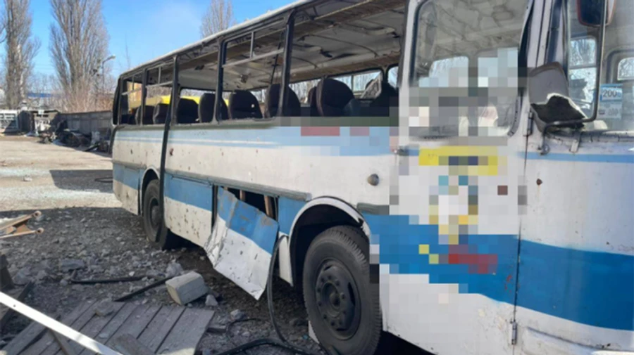 Российские оккупанты обстреляли Бровары: снаряд попал в завод