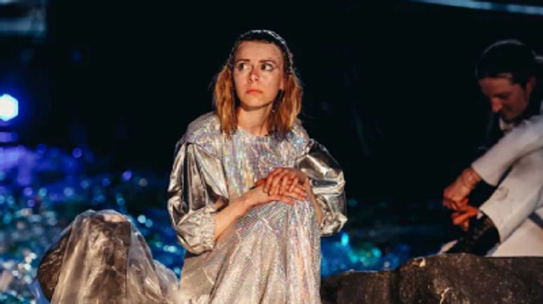 Артист должен иметь минимум табу. Интервью с актрисой Анастасией Зюркаловой