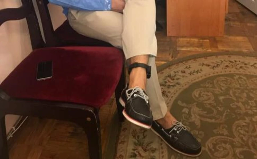 На Полякова наконец-то надели браслет