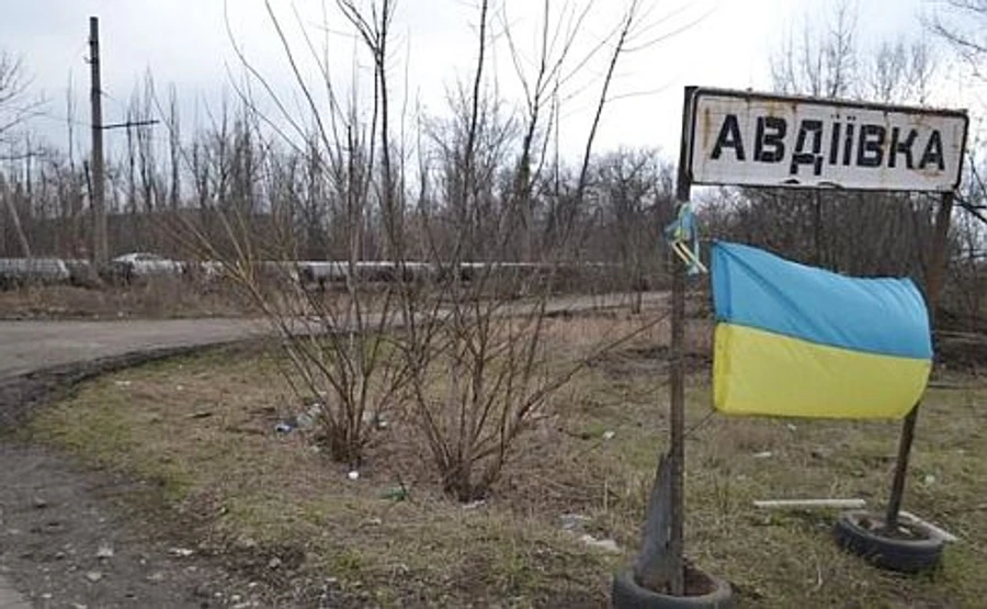 Авдеевку снова обстреливают, света нет, резерв воды на 4 дня