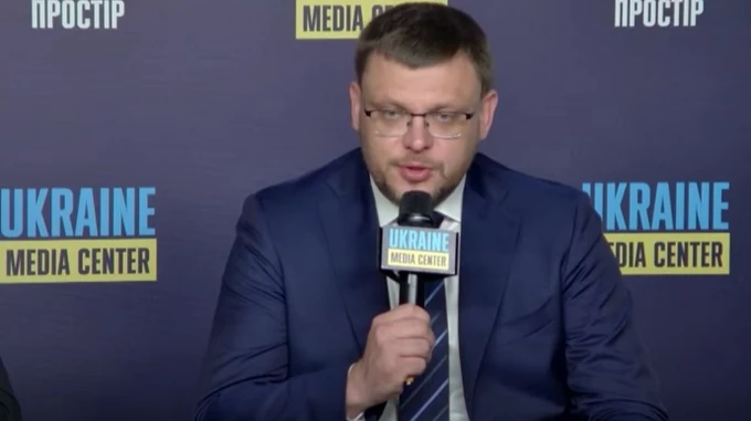 Ukraine's Security Service hands secret files on detained employee to chief of anti-corruption agency 