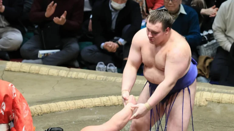 Українець Аонішікі переміг, Шіші повівся на хенку: результати дня на турнірі з сумо Hatsu Basho