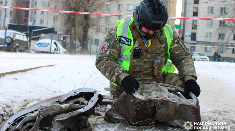 В Киеве обезвредили несдетонированную часть ракеты, лежавшую возле домов