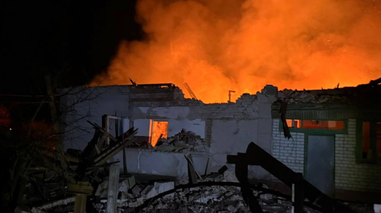 Росіяни атакували "Геранями" будинок на Харківщині: загинув чоловік, його дружину поранено