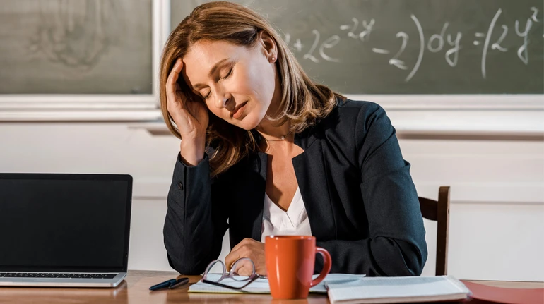 Діти знімають нецензурні відео про вчителів у TikTok: омбудсменка пояснила, як із цим боротися