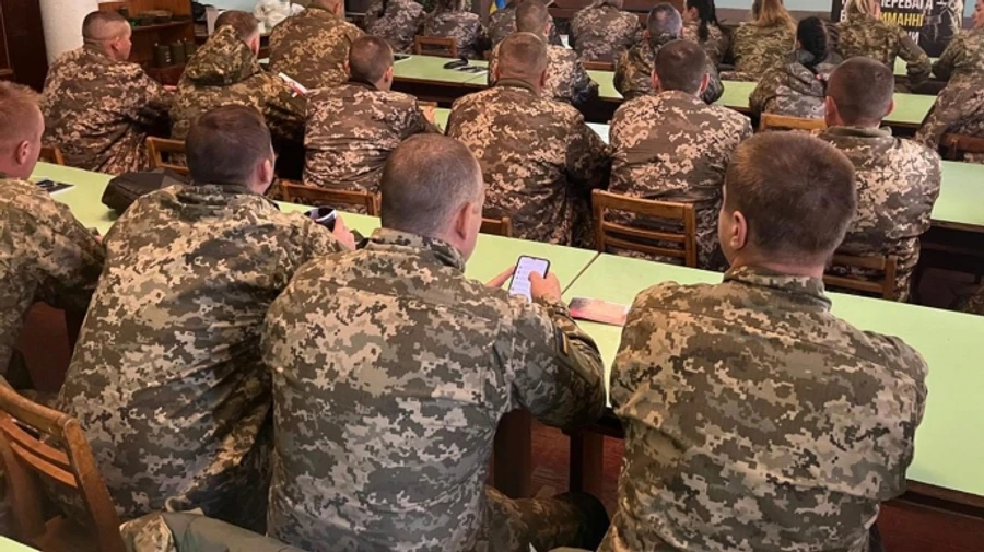 Сирський доручив створити центри рекрутингу у військових частинах