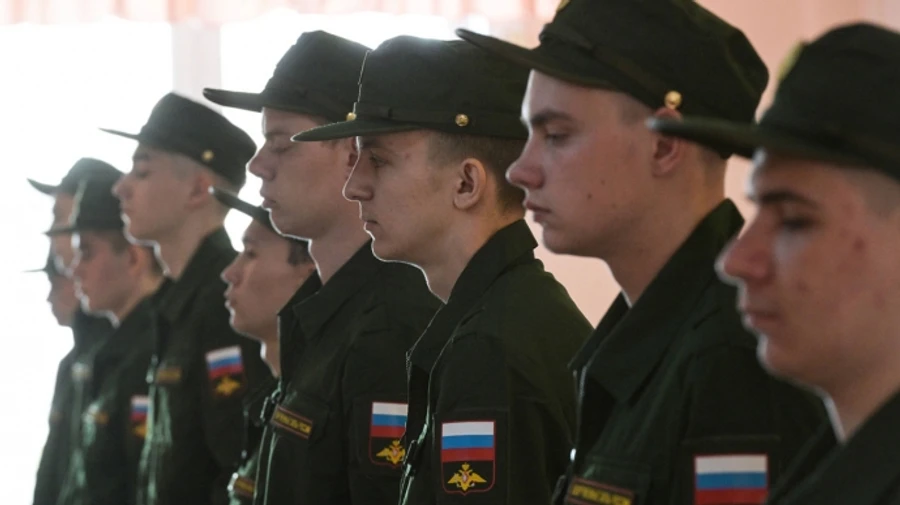 Наркотики, давление и обман – росСМИ рассказали, как Минобороны РФ вербует россиян на войну