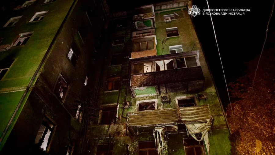 Russian attack on Dnipro causes fire in apartment building: three women injured – photos