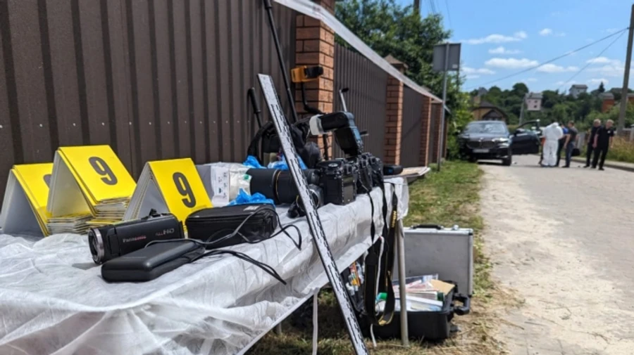 На Львівщині розстріляли авто. ЗМІ пишуть про замах на кримінального авторитета