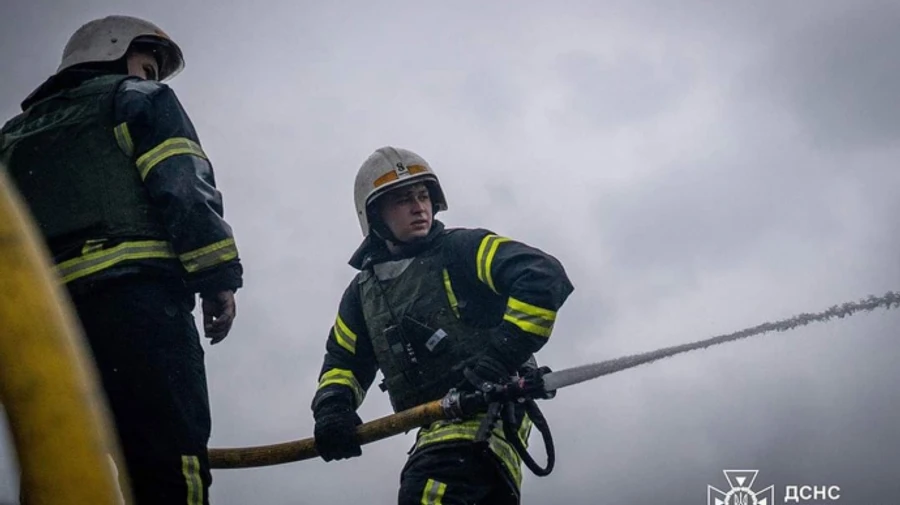 Россияне ночью били по Никопольщине: повредили агрофирму и ЛЭП 