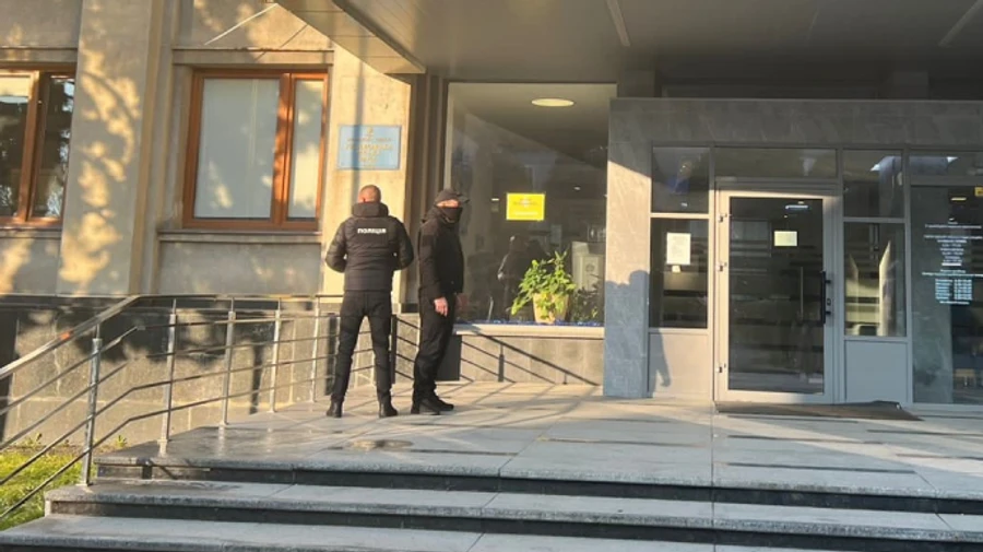 Наремонтировали на 700 тысяч убытков: полиция о причинах обысков в Ужгородском горсовете