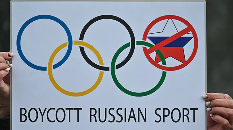 IOC bans London from conducting qualifiers for 2024 Olympics due to UK position on Russian and Belarusian athletes