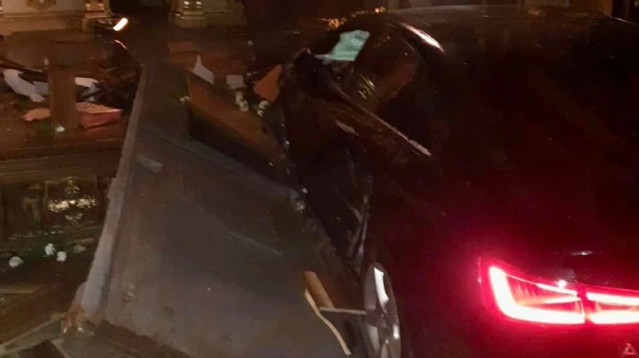 У Тернополі жінка на автівці влетіла у святиню