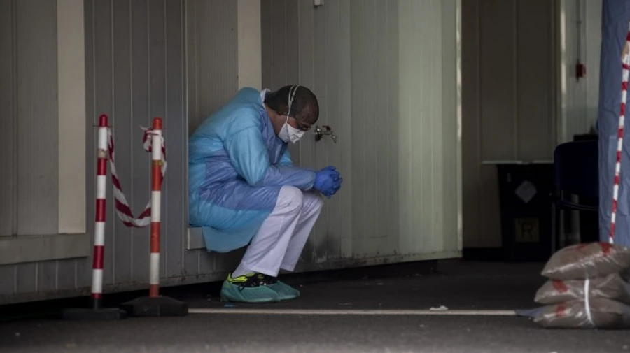 Количество смертей от ковид в Украине превысило 72 тысячи