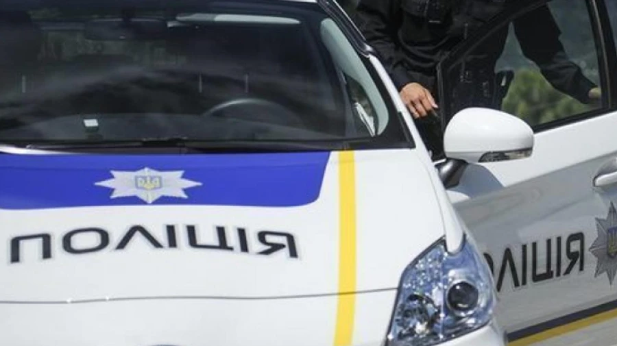 В Киеве иностранец прыгал по крышам автомобилей в пробке