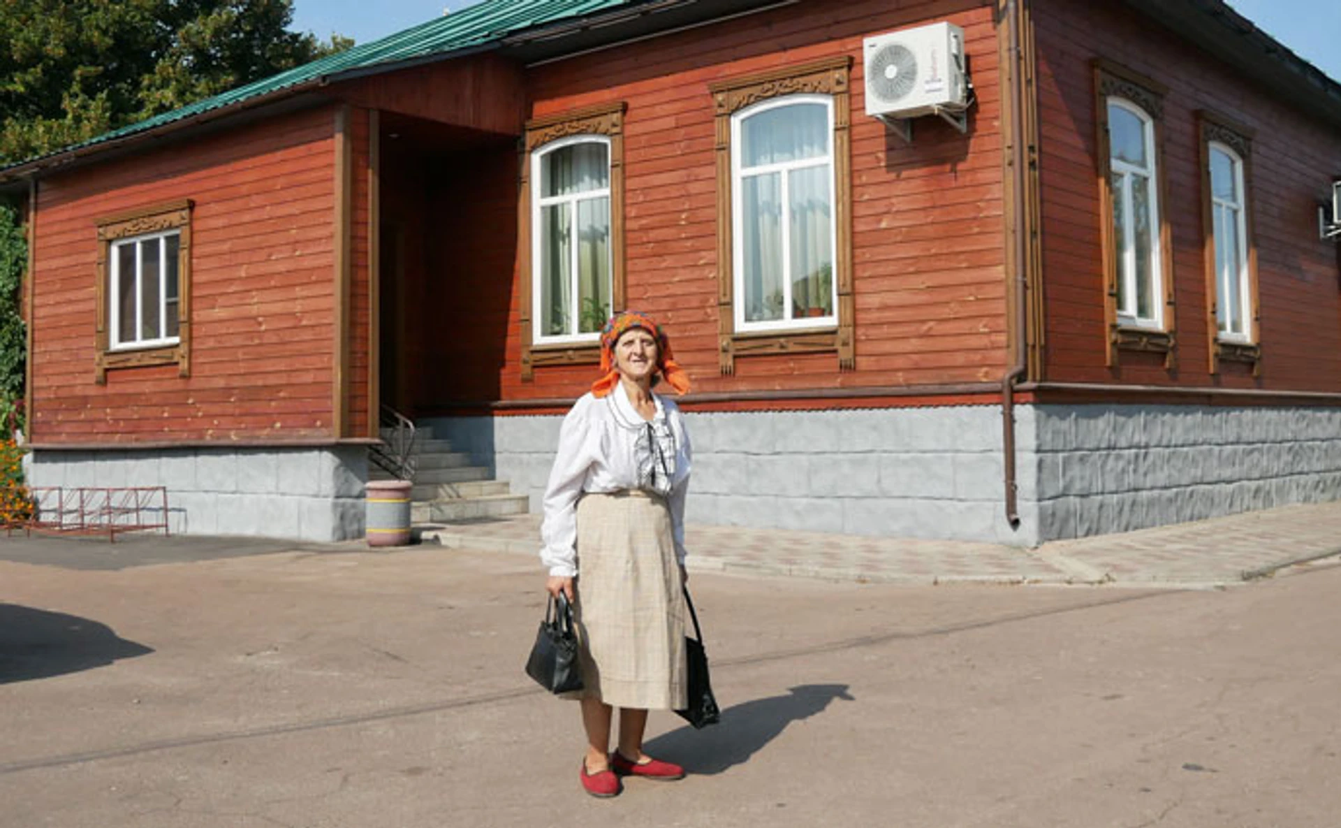 Пилорами, контрабанда, зниклий аеродром. Чим живе мала батьківщина прем'єра Гончарука