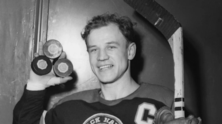 Білл Мосієнко – унікальний рекордсмен НХЛ: 3 голи за 21 секунду