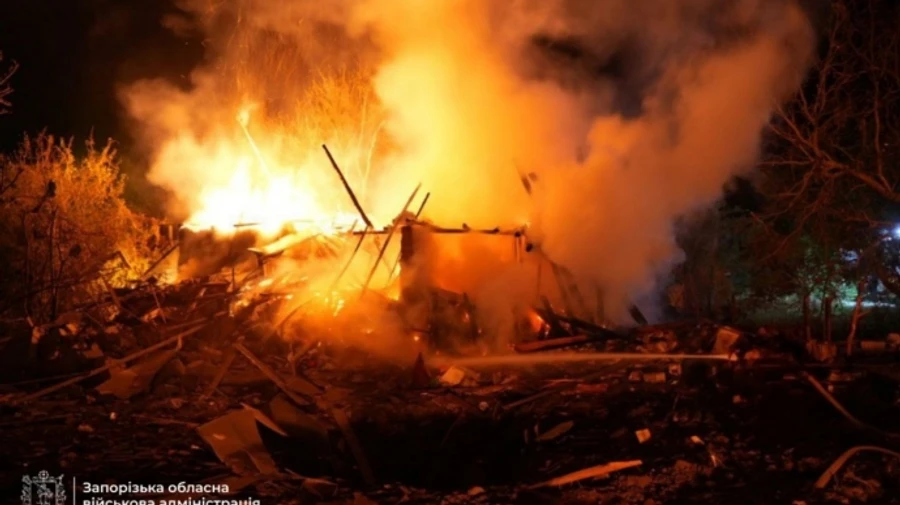 Russian forces drop six aerial bombs on Zaporizhzhia: one killed – photos