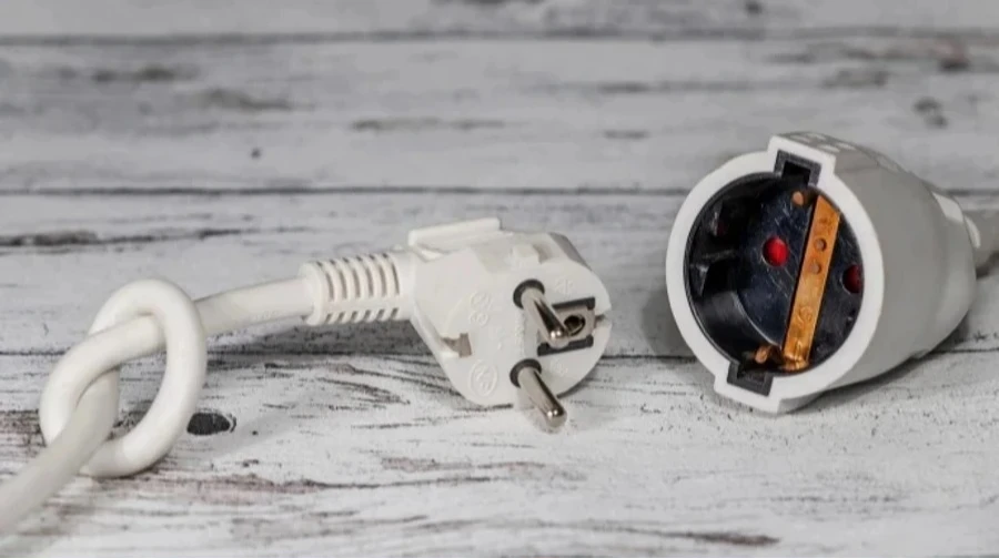 Ministry of Energy: Emergency power outages in Ukraine due to a massive Russian attack