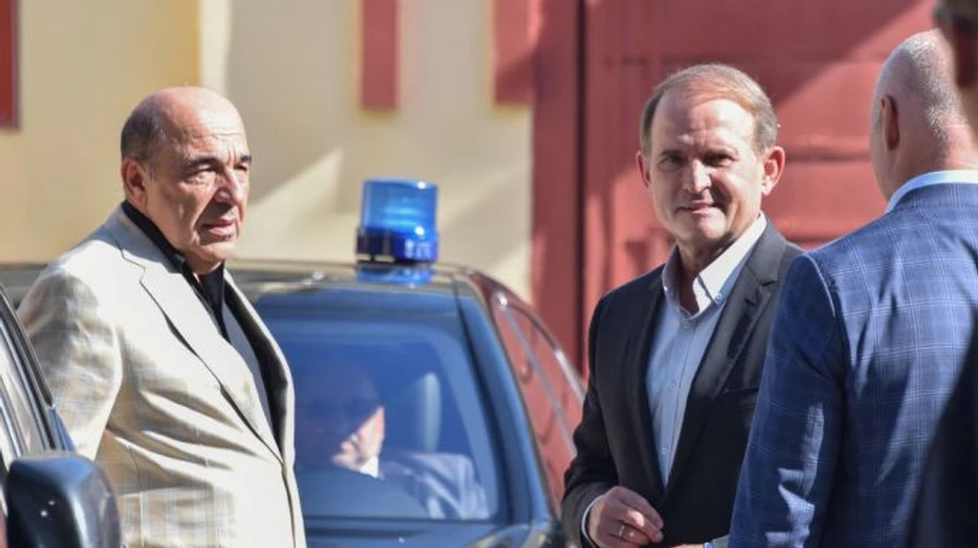 ВР пропонують позбавити мандатів Медведчука і Рабіновича