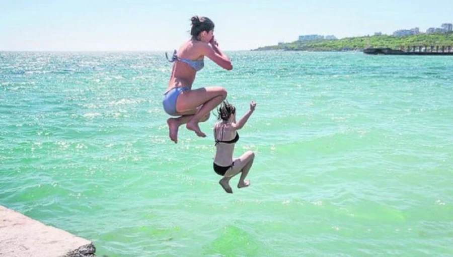 Деяким областям світить жорсткий карантин, але є шанс на літо без карантину