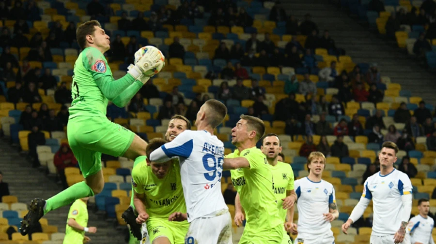 Великий футбол повертається в Україну: МОЗ дало добро відновити матчі