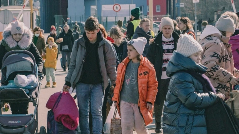 EU braces for new wave of refugees from Ukraine as US aid to Kyiv falters, Politico says