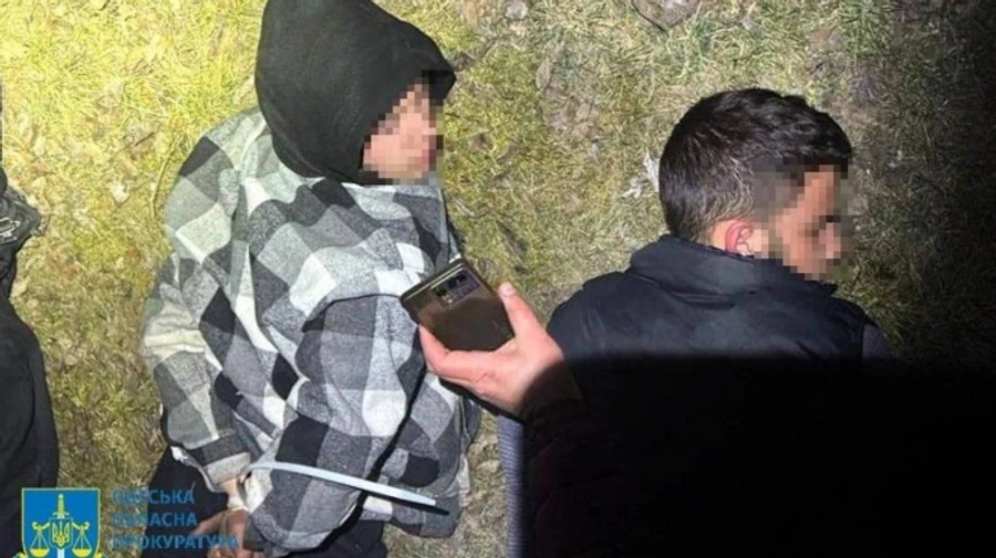 Двоє юнаків намагались пустити під укіс вантажний потяг на Одещині