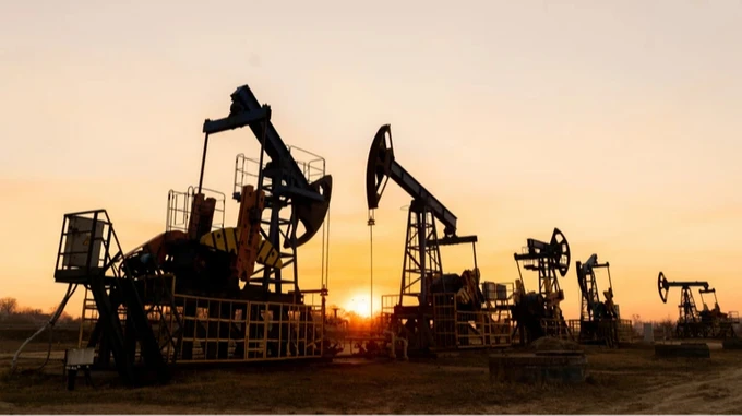 Мировые запасы нефти сокращаются рекордными темпами – FT