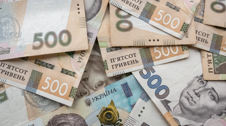 Бронювання для бізнесу, тисяча Зеленського і підвищення податків: що чекає на українців в грудні