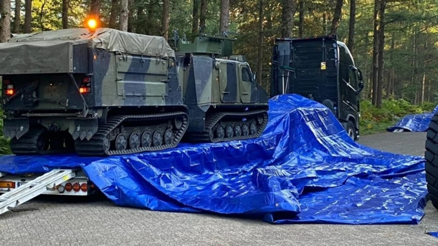 Нидерланды передают Украине 28 гусеничных машин Viking