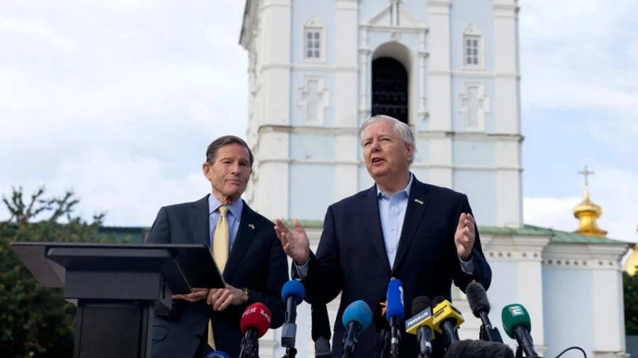 Соратник Трампа сенатор Грэм добивается введения новых санкций против России до саммита G7