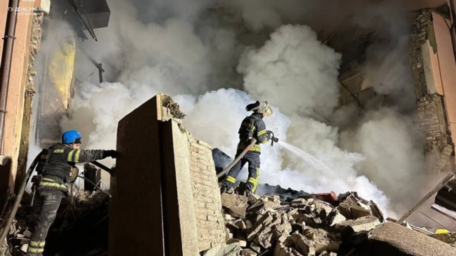 Russian attack on Sloviansk and Kramatorsk: search and rescue operation underway, civilian may be trapped under rubble – photo