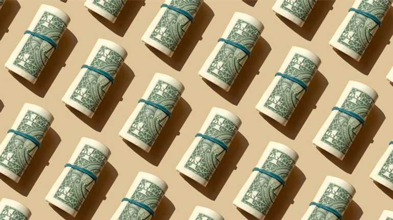 У що було вигідно вкладати гроші минулого року і в чому їх зберігати у 2024-му