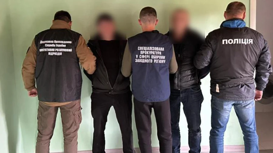 Незаконний пакет послуг для дослідників Тиси з гідрокостюмом: викрито схему трансферу ухилянтів