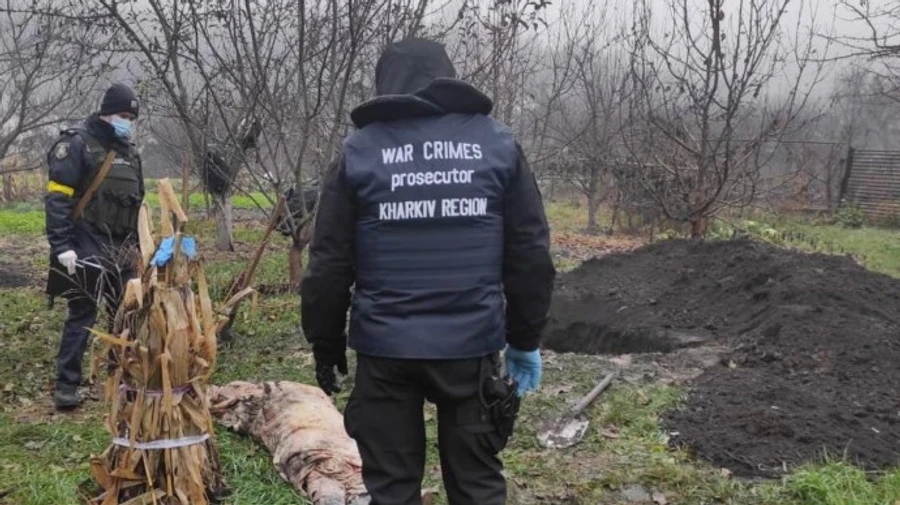 Invaders shell Kupiansk during exhumation: a woman's head was torn off